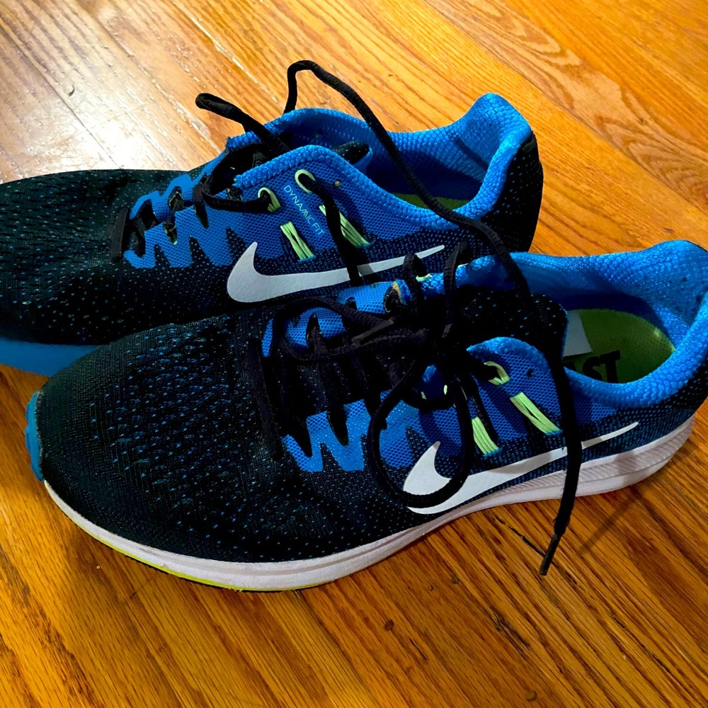 Nike sneakers size 9